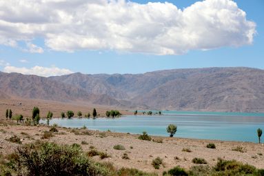 Orilla del embalse