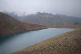 Uno de los lagos de alta montaña del desfiladero