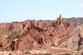 Cañones de Skazka en Issyk-Kul