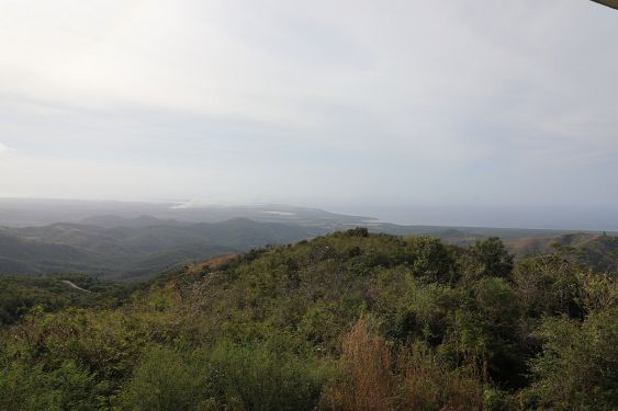 Mirador panorámico hacia Trinidad camino a la zona de la cascada