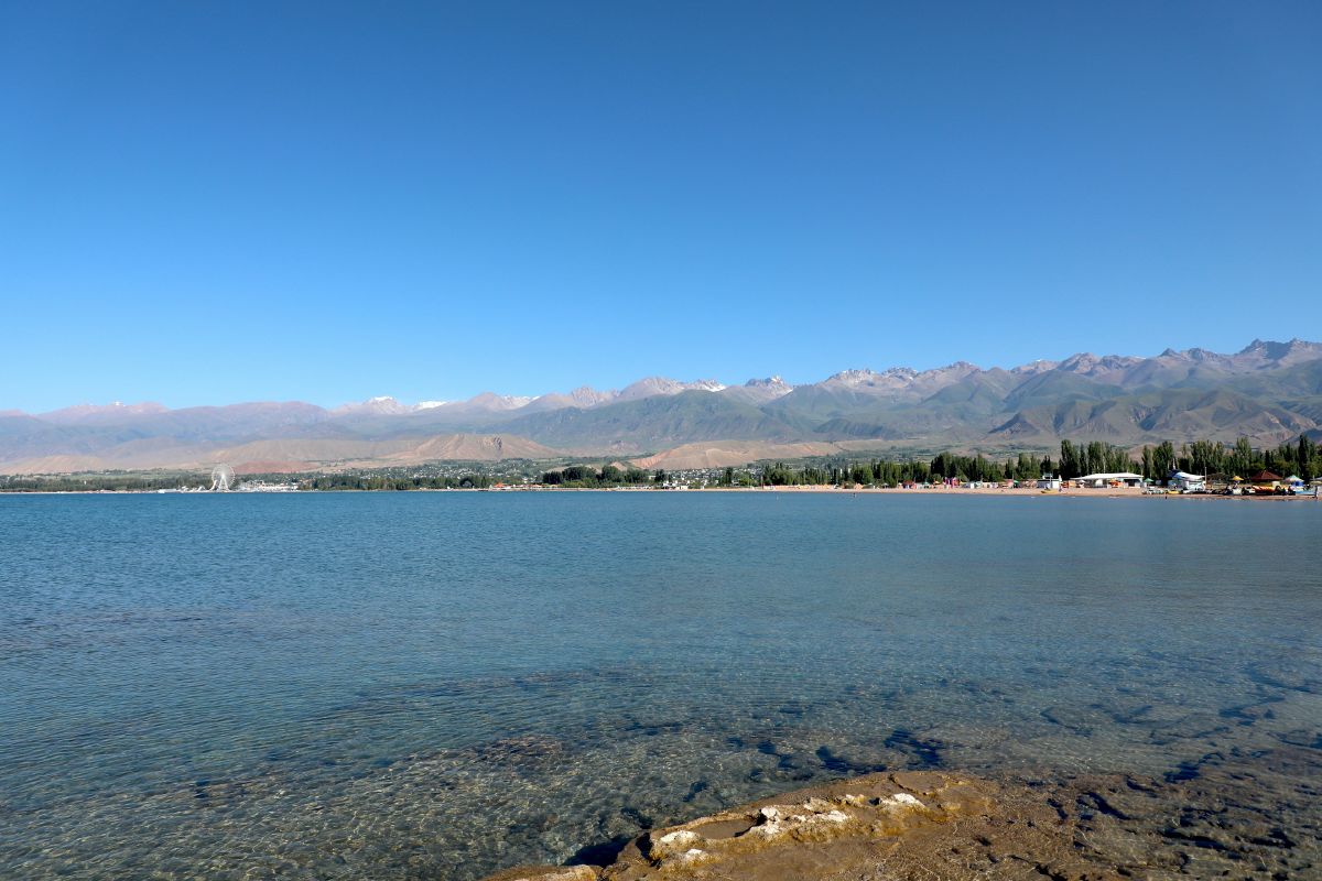 Lago Issyk-Kul en Kirguistán