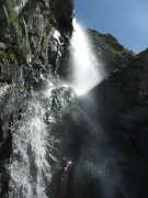 Junto a la cascada de Ak-Say