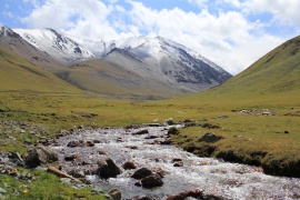 Río homónimo que fluye a lo largo del desfiladero
