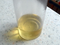 Aceite vegetal en el recipiente