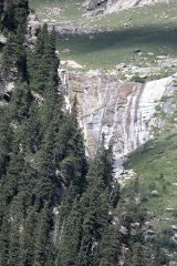 Cascada "Ancha" en lo alto de las montañas del cañón