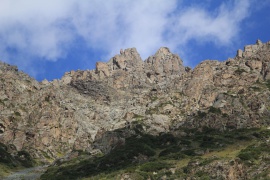 Montañas inaccesibles de Sary-Jaz