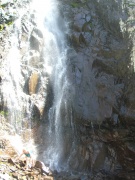 Cerca de la cascada